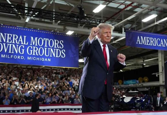 Trump seeks to revive his bond with blue-collar America